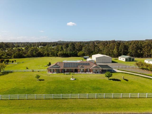 Escape to Tranquil Country Living