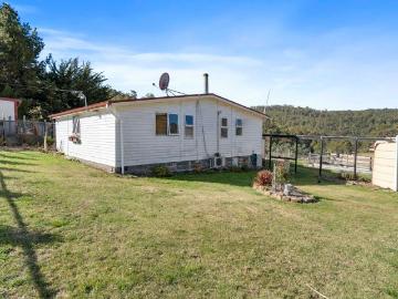 Ouse, Central Highlands, Penguin Island, Cloudy Bay, Kingborough, Tasmania Island