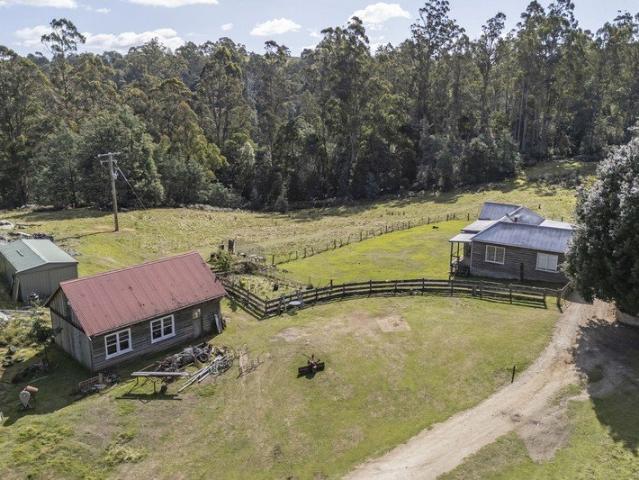 Escape to your own Tasmanian sanctuary lifestyle, privacy & endless potential