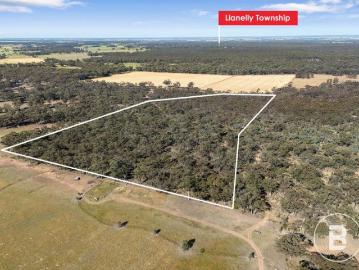 ESCAPE TO YOUR PERFECT 24 ACRE BUSH RETREAT IN BEAUTIFUL COUNTRY VICTORIA!