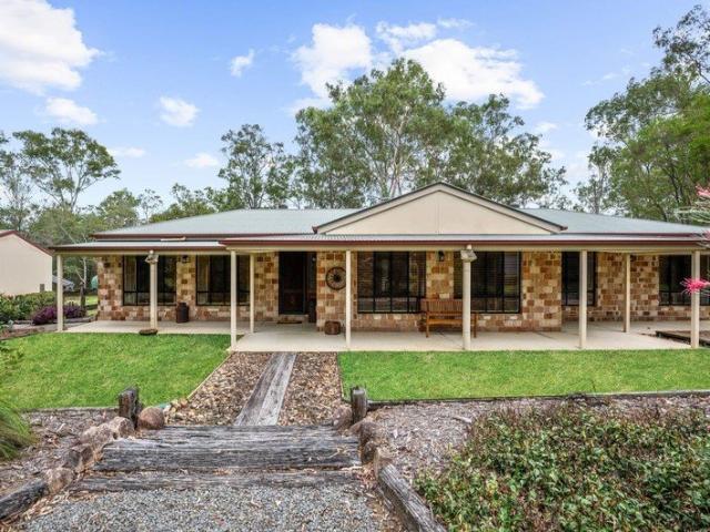 Escape the City and enjoy your private Acreage!