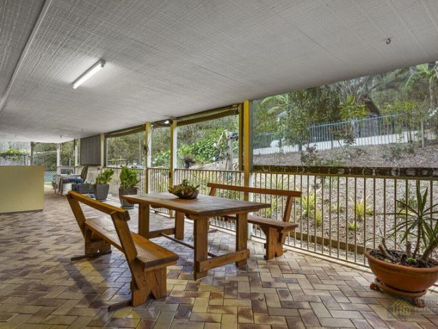 Escape the Rat Race 2.5 Acres, Hobby Farm Living & Sheds Galore
