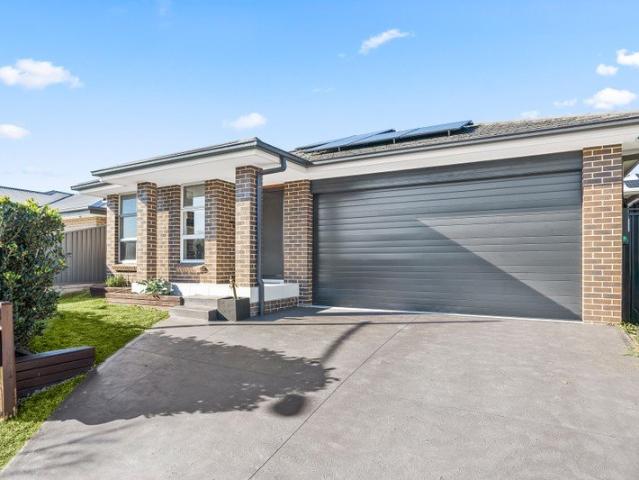 ESCARPMENT VIEWS, EFFORTLESS FAMILY LIVING
