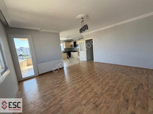 Esc'den Atatürk Mh,de Merkezi Konumda 3+1 Daire Esc2635