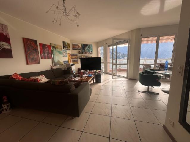 Esclusivo 4.5 appartamento terrazzato con vista panoramica e ampi spazi