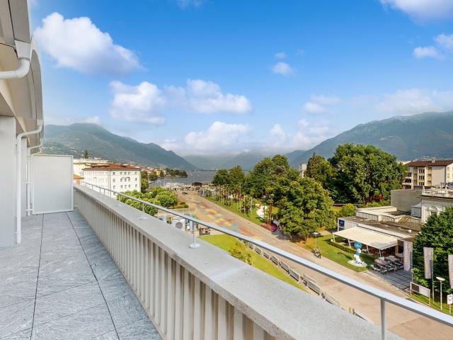 Esclusivo appartamento di 3.5 locali con vista lago nel cuore di Locarno
