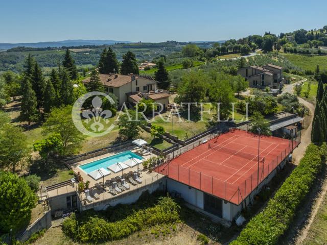Esclusivo Borgo Colonico con Tenuta Vitivinicola nel Cuore d. 2600m² Montespertoli