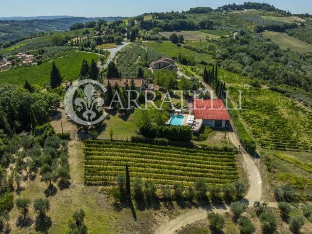 Esclusivo Borgo Colonico con Tenuta Vitivinicola nel Cuore d. 2600m² Montespertoli