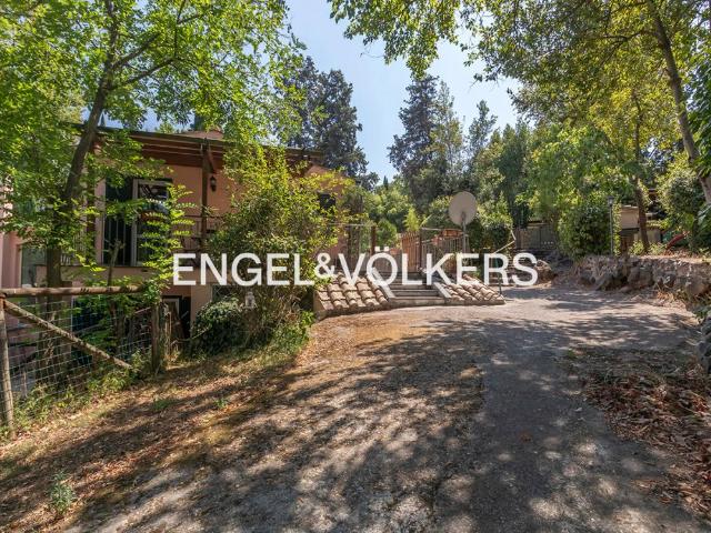 Esclusivo bilocale nell'Appia Antica con piscina e giardino