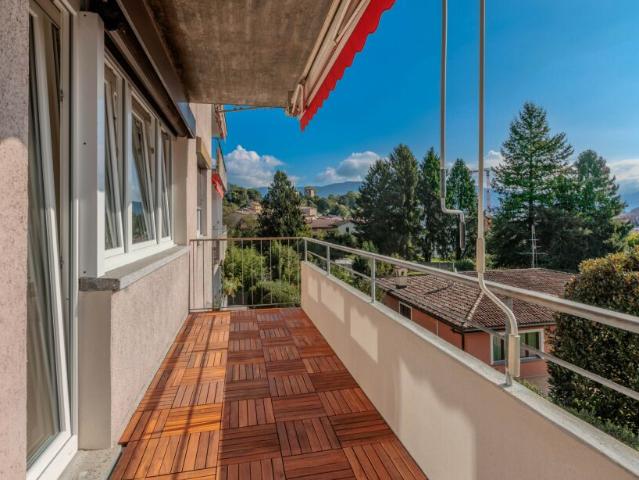 ESCLUSIVO E STUPENDO 4.5 LOCALI COME NUOVO A STABIO