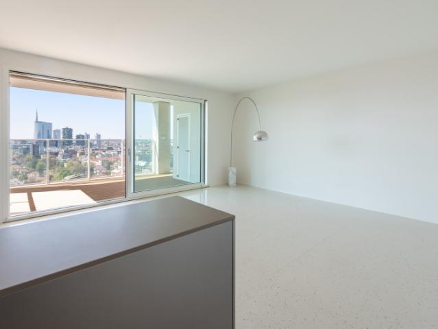 Esclusivo quadrilocale con terrazzo panoramico in Torre Milano