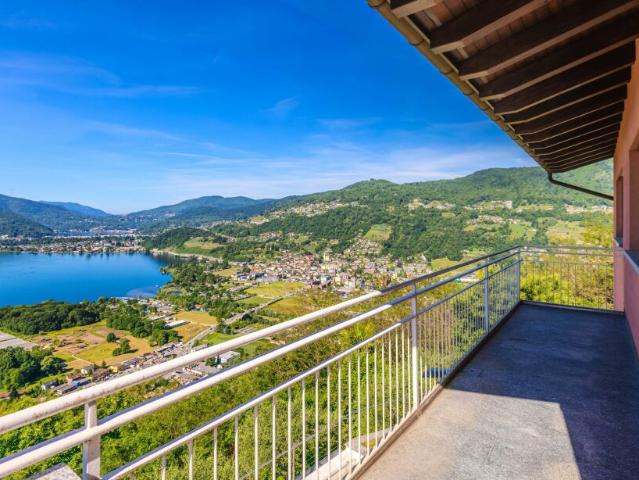 ESCLUSIVA VILLA 5.5 CON PISCINA E VISTA MOZZAFIATO A MUZZANO