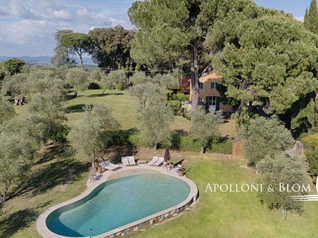 Esclusiva Villa con Giardino e Piscina privata a Siena Tos. 500m² Siena