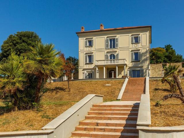Esclusiva villa di 1000 mq in vendita Perugia, Italia