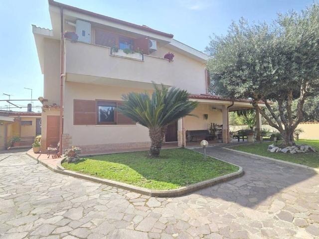 Esclusiva villa di 125 mq in vendita Via Luigi Savignoni, Roma, Lazio