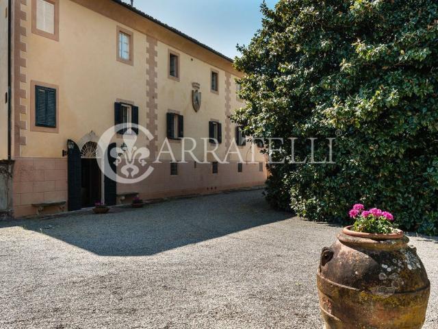 Esclusiva villa di 1500 mq in vendita Crespina Lorenzana, Italia