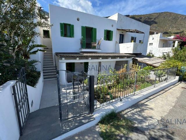 Esclusiva villa di 153 mq in vendita Via Barone, Santa Marina Salina, Sicilia