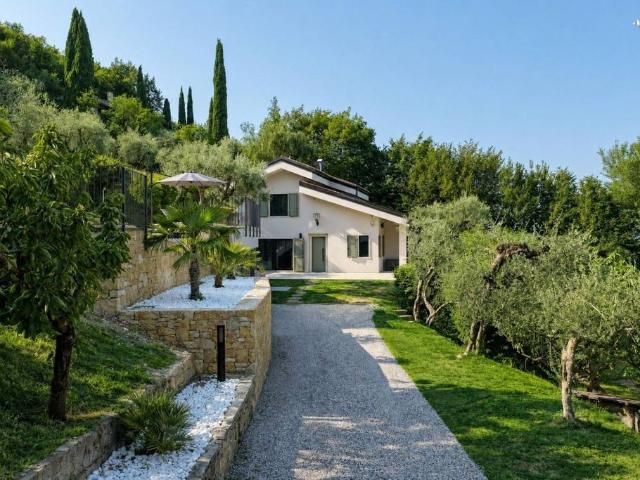 Esclusiva villa di 220 mq in vendita Via per Albisano, Torri del Benaco, Veneto