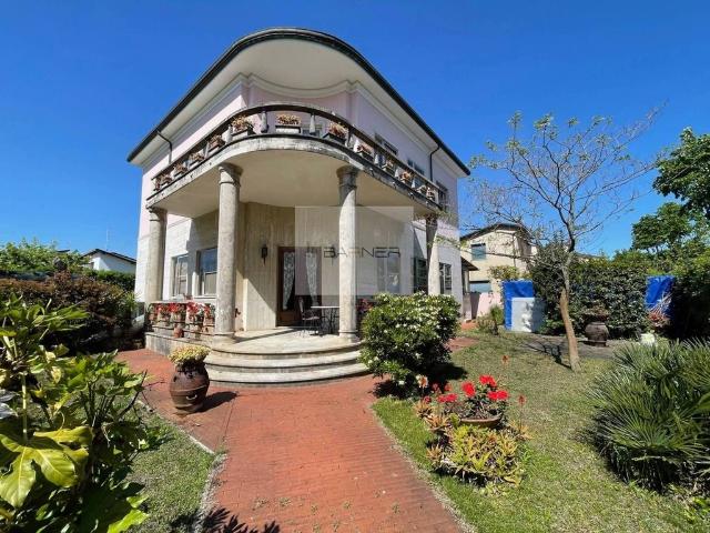 Esclusiva villa di 250 mq in vendita Via Adua, Camaiore, Lucca, Toscana