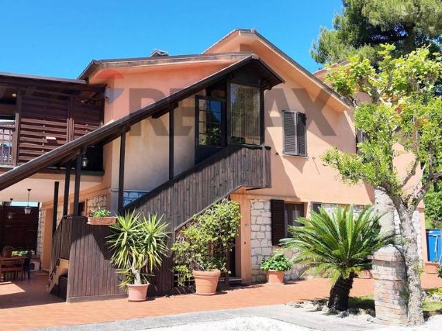 Esclusiva villa di 260 mq in vendita Ancona, Marche