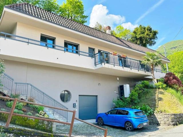 Villa in vendita Osteno Claino, Lombardia