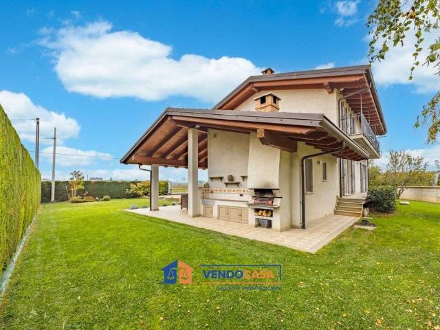 Esclusiva villa di 280 mq in vendita Via del Sale, 31, Cuneo, Piemonte