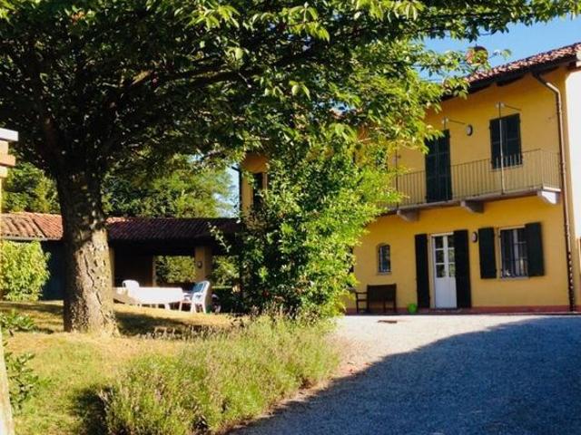 Esclusiva villa di 300 mq in vendita Frazione San Bartolomeo, 64, Cherasco, Piemonte