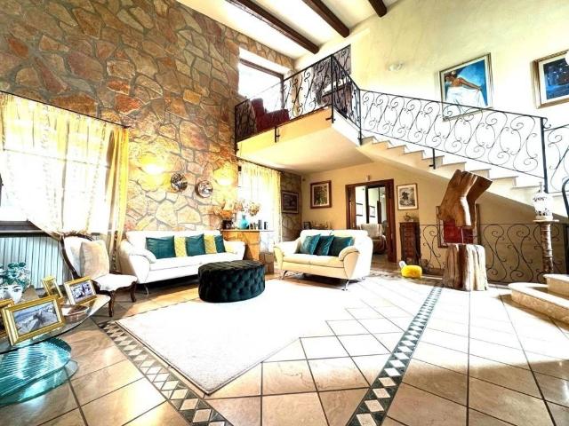 Esclusiva villa di 310 mq in vendita Viale Giacomo Puccini, 3, Godiasco Salice Terme, Pavia, Lombardia