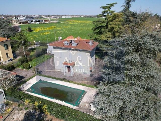 Esclusiva villa di 327 mq in vendita strada bassa nuova 190, Parma, Emilia Romagna