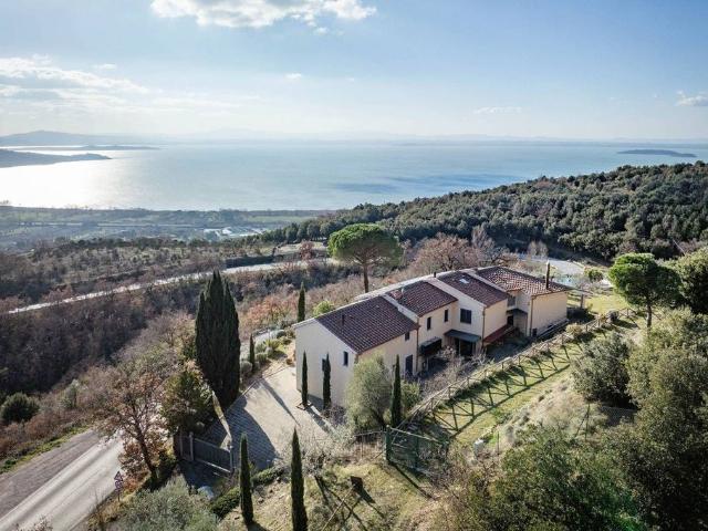 Esclusiva villa di 335 mq in vendita Via Tancredo Marchini, Passignano sul Trasimeno, Umbria