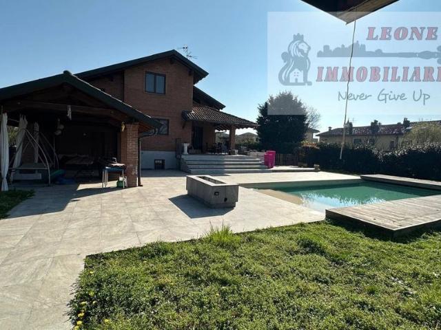 Esclusiva villa di 350 mq in vendita Via Paolo IV, 1, Binasco, Lombardia
