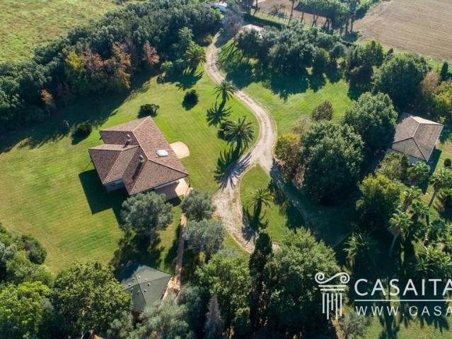 Prestigiosa villa di 353 mq in vendita Strada Litoranea, 246, Latina, Lazio