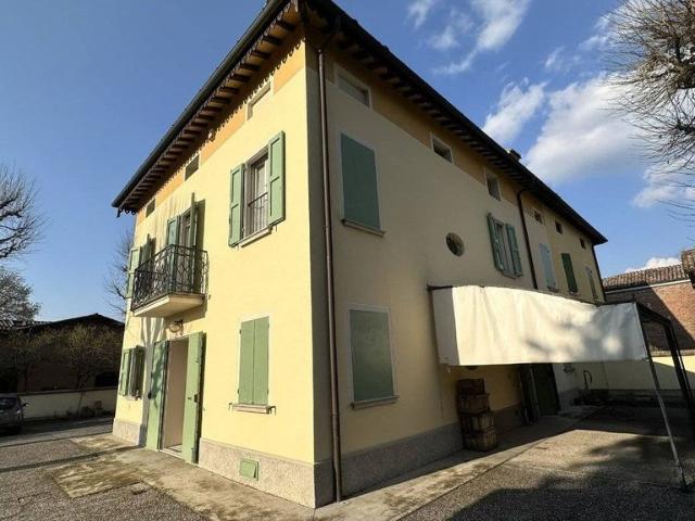 Esclusiva villa di 378 mq in vendita Viale Martiri della Libertà, Scandiano, Reggio Emilia, Emilia Romagna