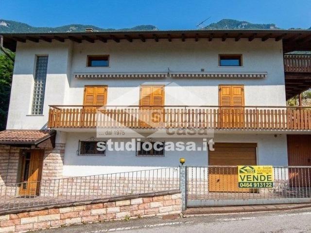 Esclusiva villa di 385 mq in vendita Trento, Italia