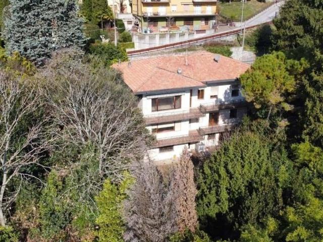 Esclusiva villa di 427 mq in vendita Via Trieste, 19, Ponte Lambro, Como, Lombardia