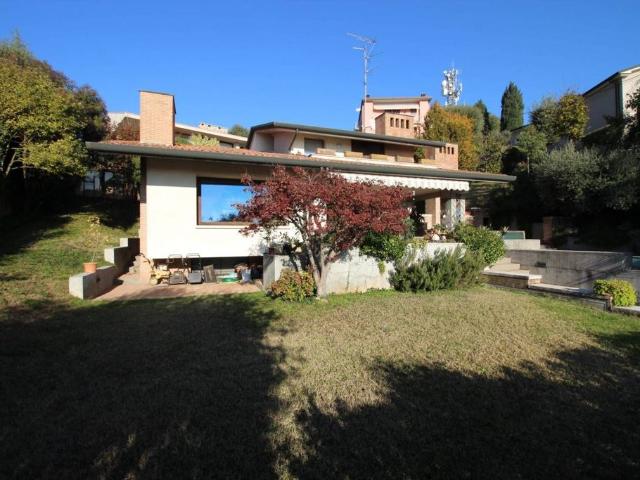Esclusiva villa di 420 mq in vendita Via dei Mandorli, Castiglione delle Stiviere, Mantova, Lombardia