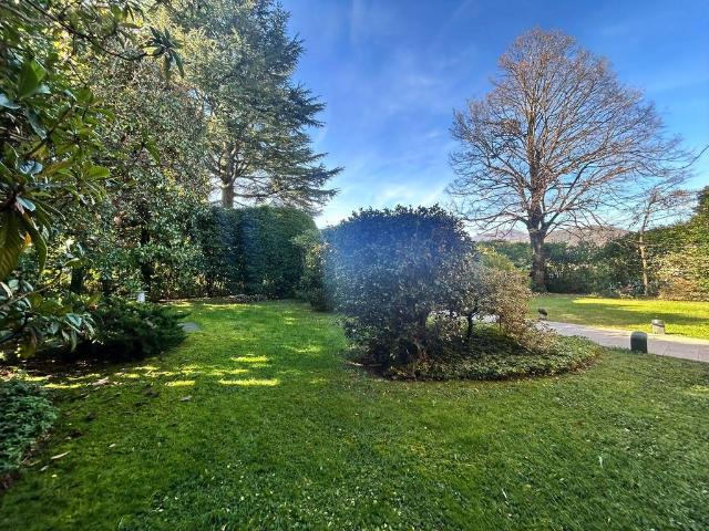Prestigiosa villa di 500 mq in vendita, Passeggiata Villa Olmo 2, Como, Lombardia