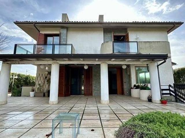 Esclusiva villa di 530 mq in vendita Via Antonello da Messina, Aci Castello, Sicilia