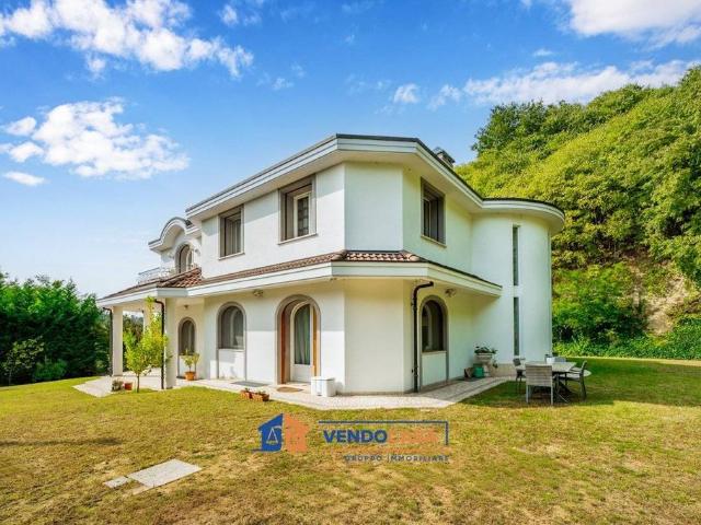 Esclusiva villa in vendita Alba, Piemonte
