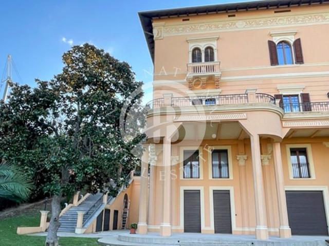 Esclusiva villa di 636 mq in vendita Giulianova, Italia