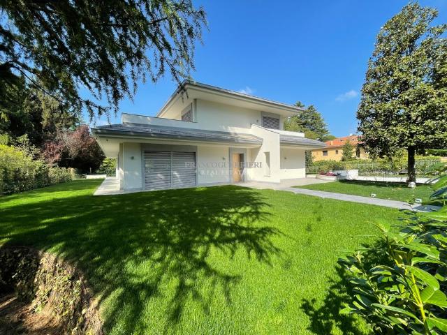 Esclusiva villa di 660 mq in vendita Via De Gasperi, Casatenovo, Lecco, Lombardia