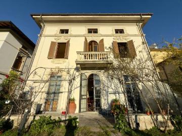 Esclusiva villa di 700 mq in vendita Via Antonio Gramsci, 59, Prato, Toscana