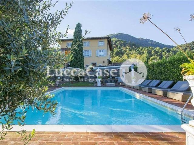 Esclusiva villa di 900 mq in vendita Lucca, Italia