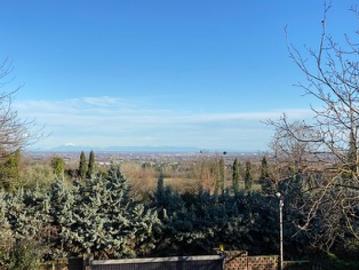 Esclusiva Villa in affitto con parco di 40.000 mq, piscina e dependance