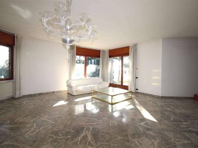 Prestigiosa villa di 520 mq in vendita, VIA CAVOUR, 31, Solbiate, Lombardia