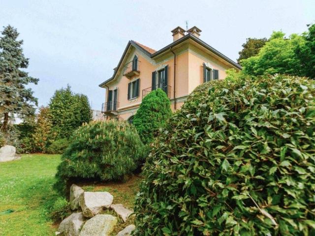 Esclusiva villa in vendita Via alla Punta, Sesto Calende, Lombardia