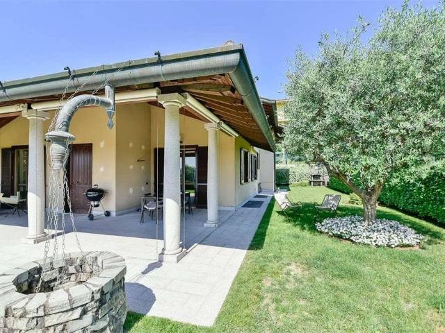 Esclusiva villa in vendita via Bisbino, Casnate Con Bernate, Como, Lombardia