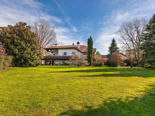 Esclusiva villa in vendita Via Eupilio, Bosisio Parini, Lecco, Lombardia