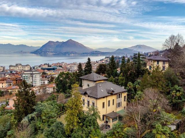 Prestigiosa villa di 800 mq in vendita, Stresa, Italia