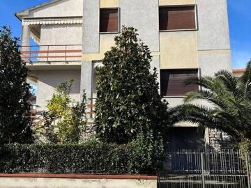 Prestigiosa villa di 355 mq in vendita Via Milano, Pisa, Toscana
